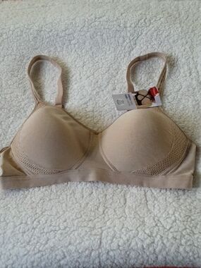 Hanes Seamless Nude T-Shirt Bra - Light Tan